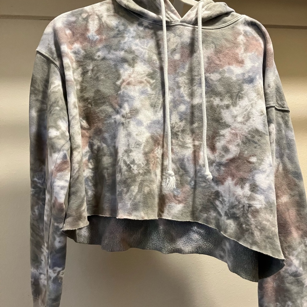 Wild Fable Pink and Gray Boxy Crop Sweatshirt